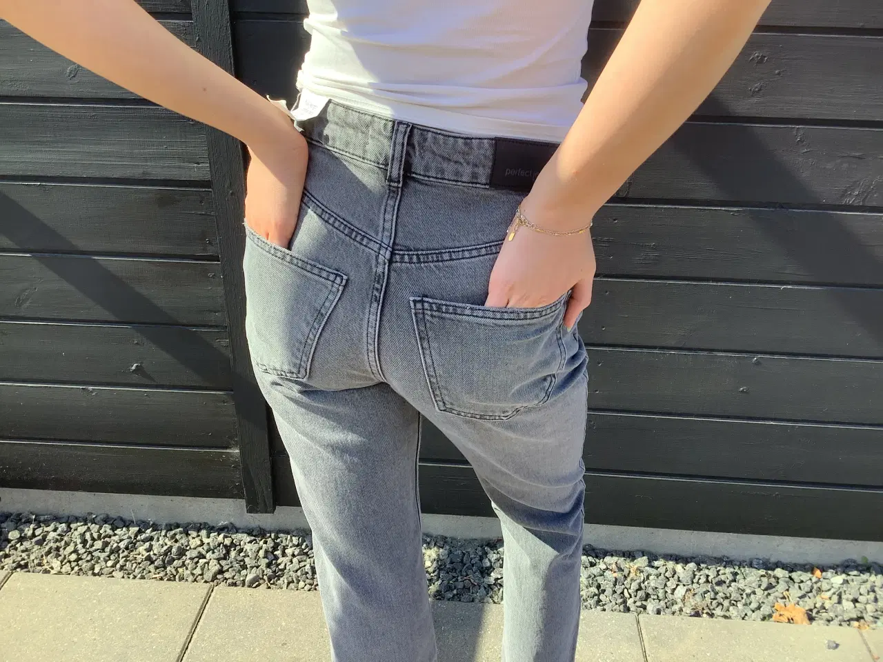 Billede 2 - Gina Tricot str. 32 grå jeans