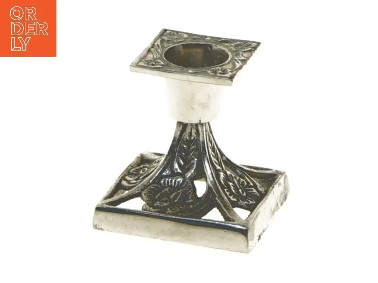 Billede 1 - Lysestage med blomsterdekoration (str. 6x6x6 cm)