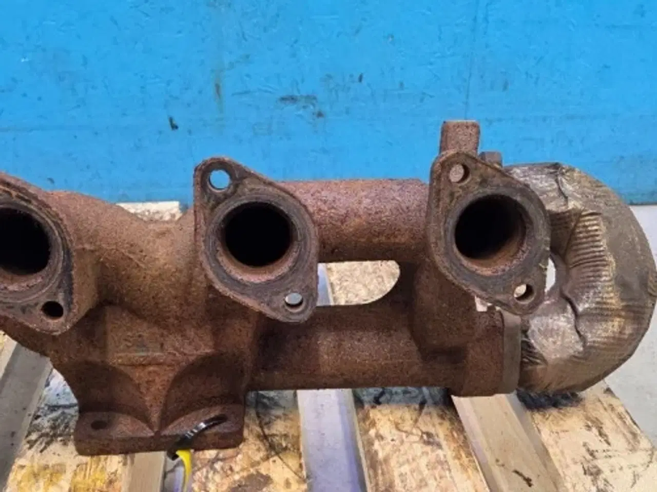 Billede 13 - John Deere 6090HZ003 Udstødningsmanifold R519687