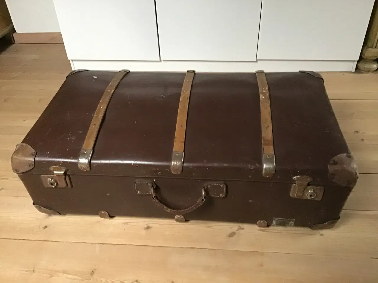 Billede 3 - Dekorativ gammel kuffert
