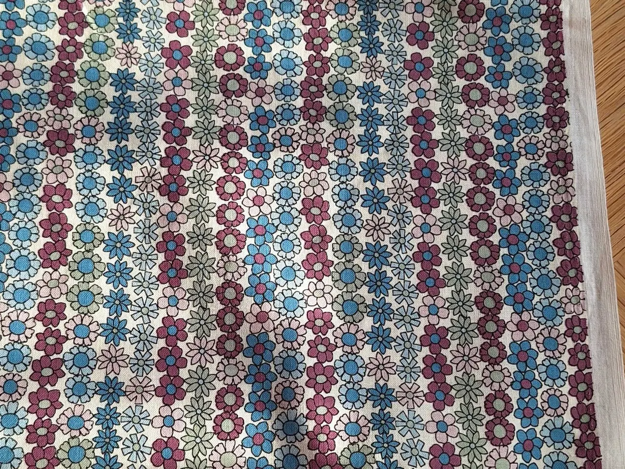 Billede 2 - Bomuldsstof 