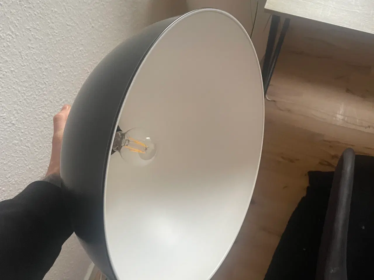 Billede 2 - Sorte aluminium lamper.