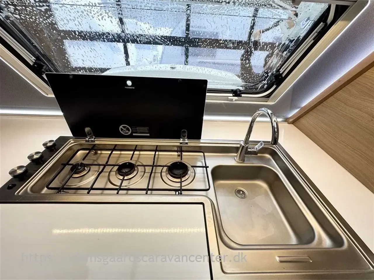 Billede 8 - 2017 - Adria Adora 613 HT   Enkeltsenge-Endekøkken-Endebad-Mover-Telt