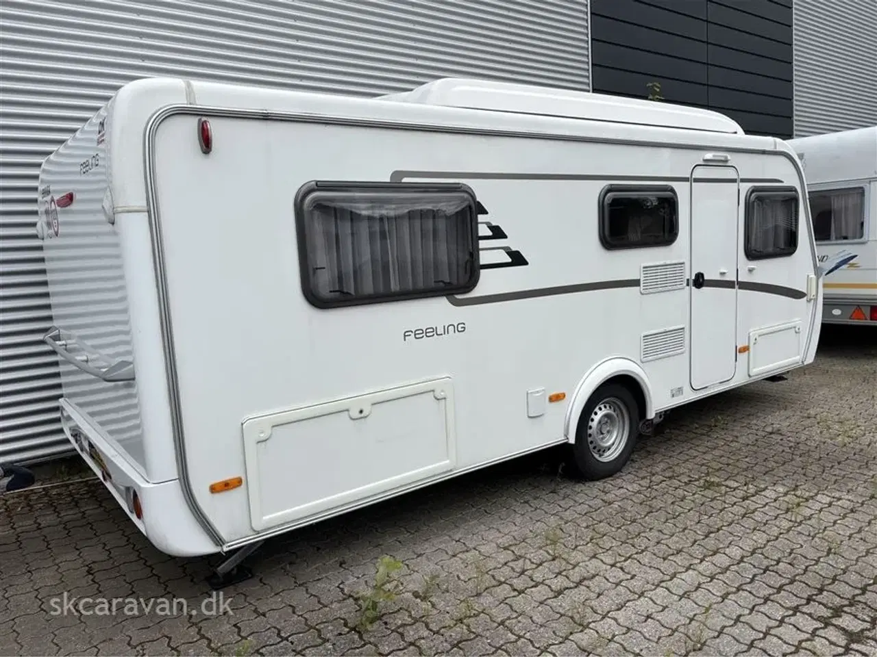 Billede 4 - 2020 - Hymer Eriba Feeling 442   Sapr over 100.000,- i forhold til en ny