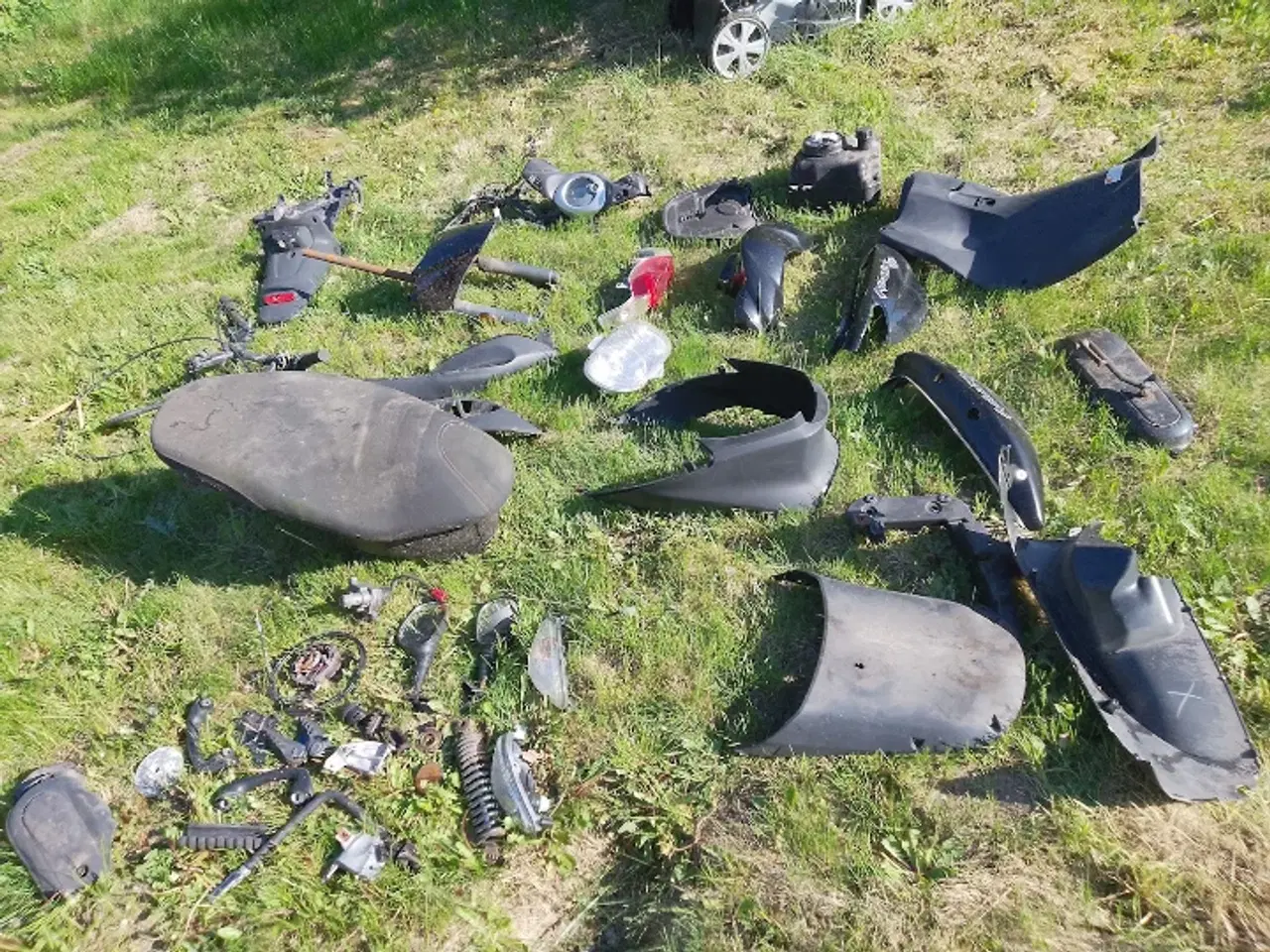 Billede 2 - Dele til yamaha neos 4 takt sælges Pris fra 50 kr