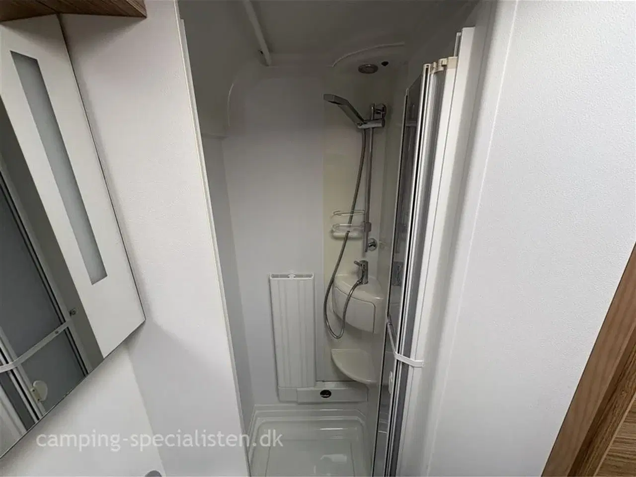 Billede 17 - 2019 - Adria Sonic Plus I700   Adria Sonic Plus I 700 DLT 2019 - Alde varme - Se den nu hos Camping-Specialisten.dk