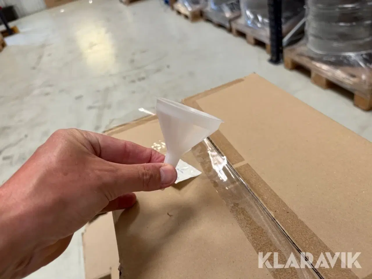 Billede 1 - Parti med plastik tragte Ø7.5 / Ø5 cm - 1452 styk