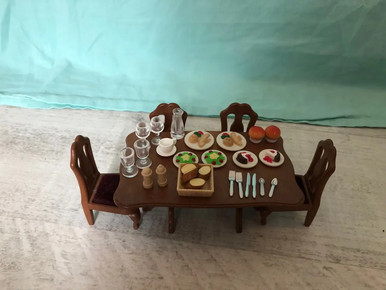 Billede 1 - Sylvanian Spisebord og mad 