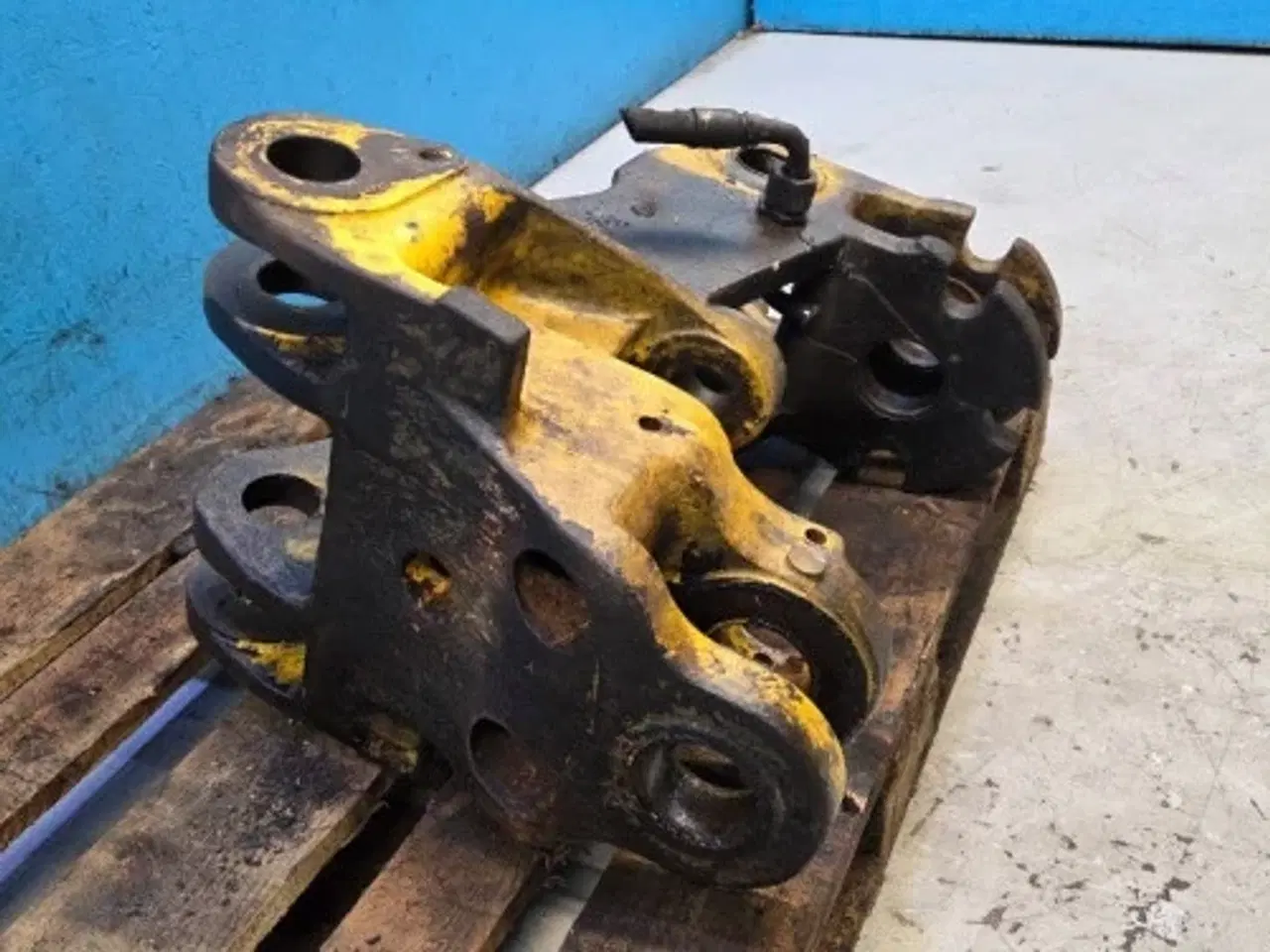 Billede 13 - New Holland LB110 Beslag 85803623