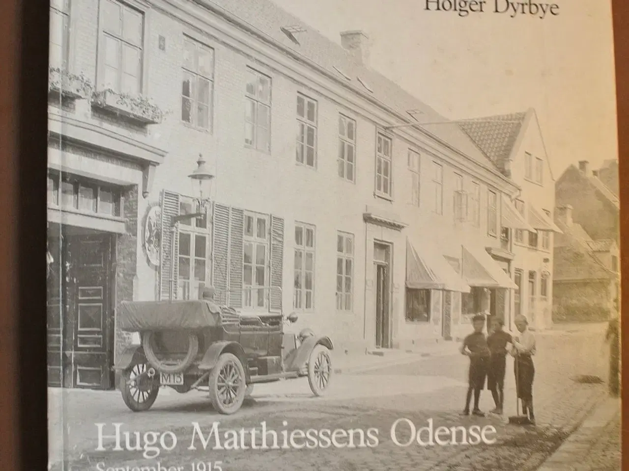 Billede 1 - hugo matthiessens odense september 1915, af holger