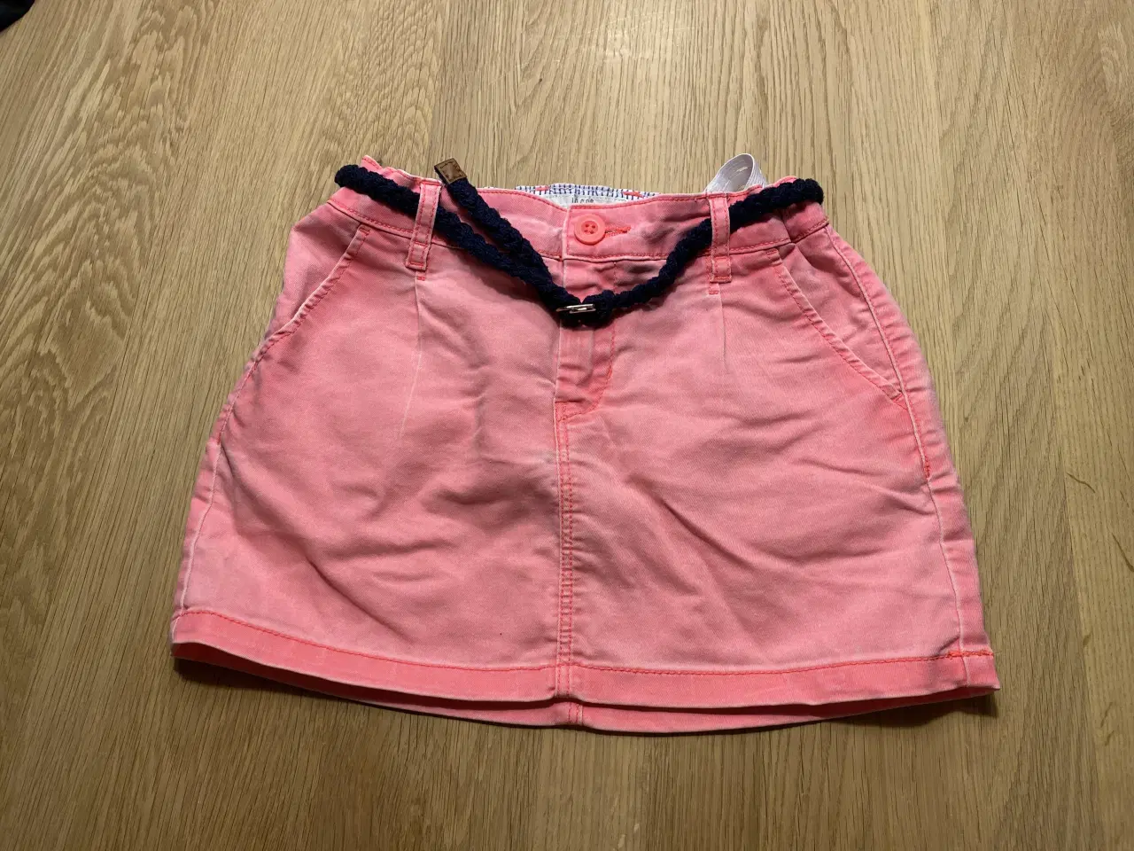 Billede 8 - Bukser, kjoler, tshirt, bluser str. 140