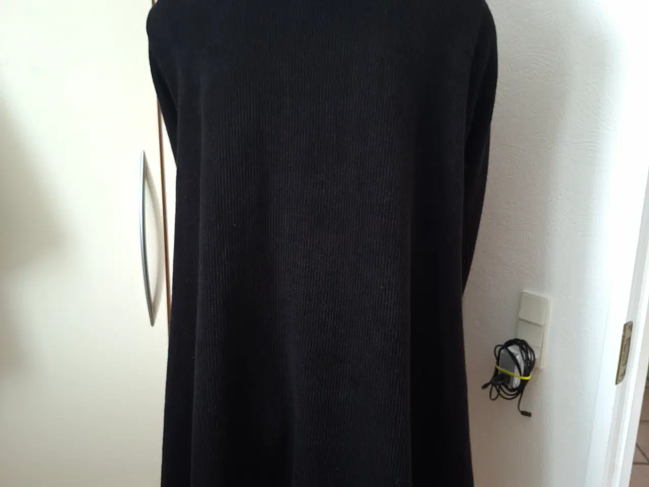 Billede 6 - Diverse  Strik +Vinterjakker Alle 3 er Nye incl po