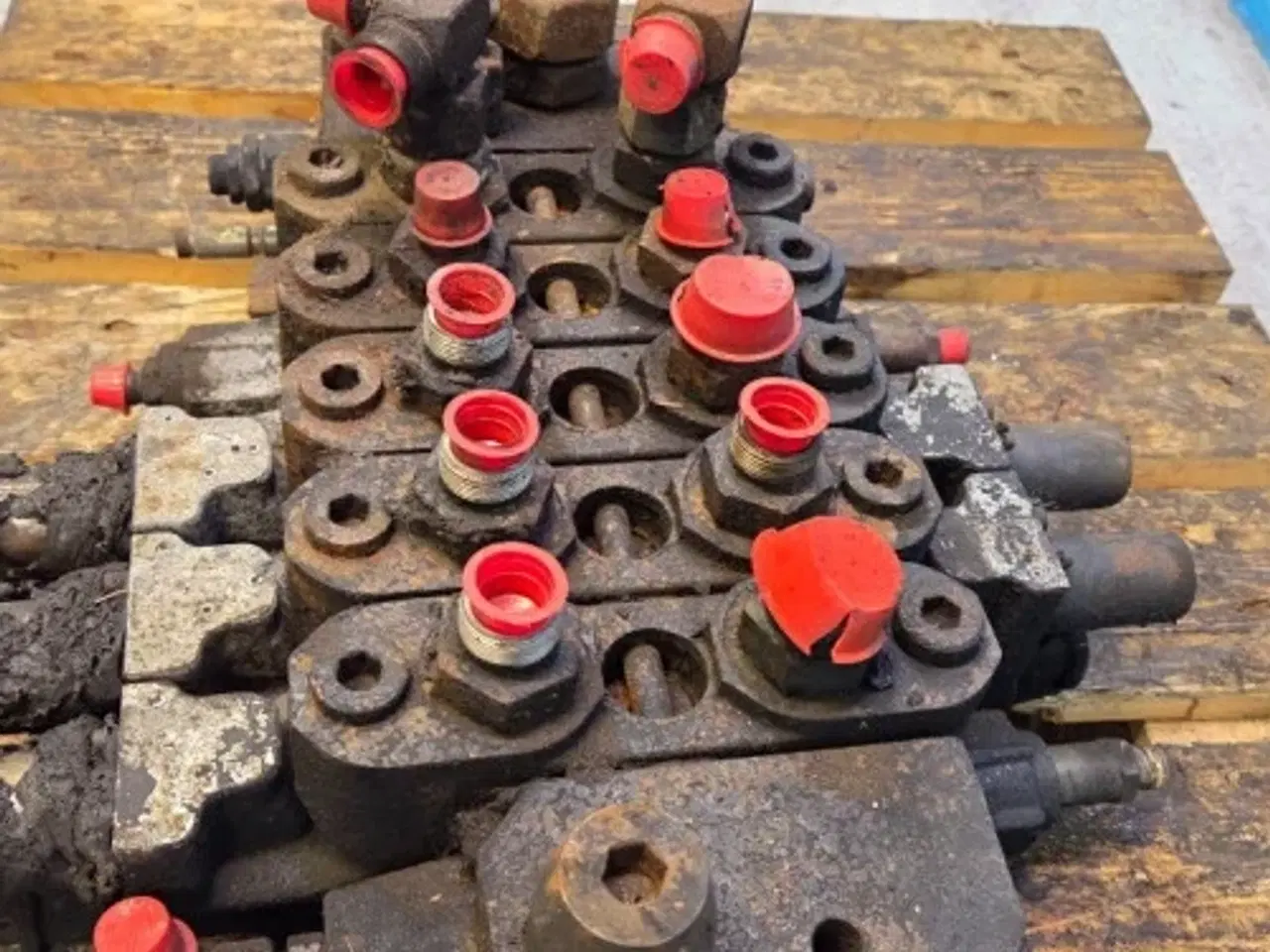 Billede 16 - Manitou 735-120  Hydraulikventil  286674