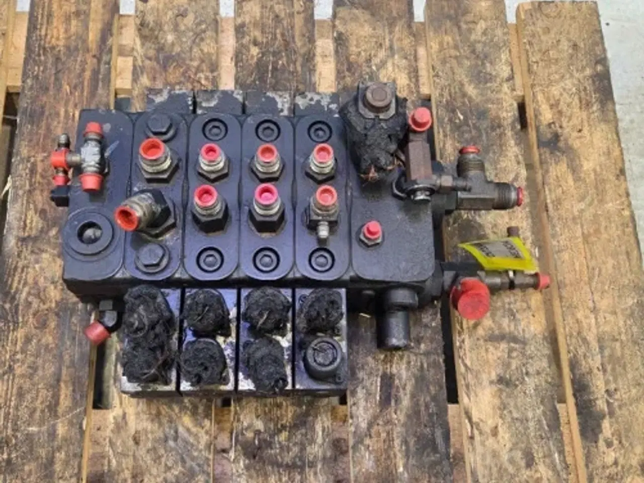 Billede 12 - Bobcat  TL38.70X  Hydraulikventil  7357421