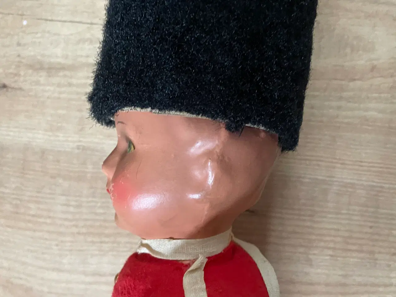 Billede 3 - Dukke, garderhusar