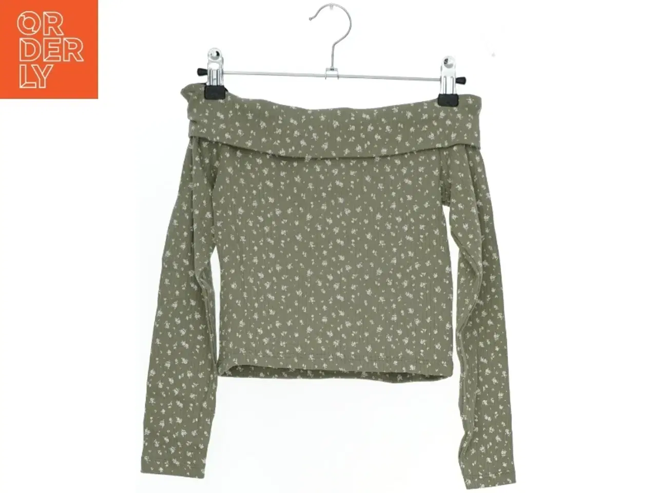 Billede 1 - Off-shoulder bluse med blomsterprint fra H&M (str. 134)