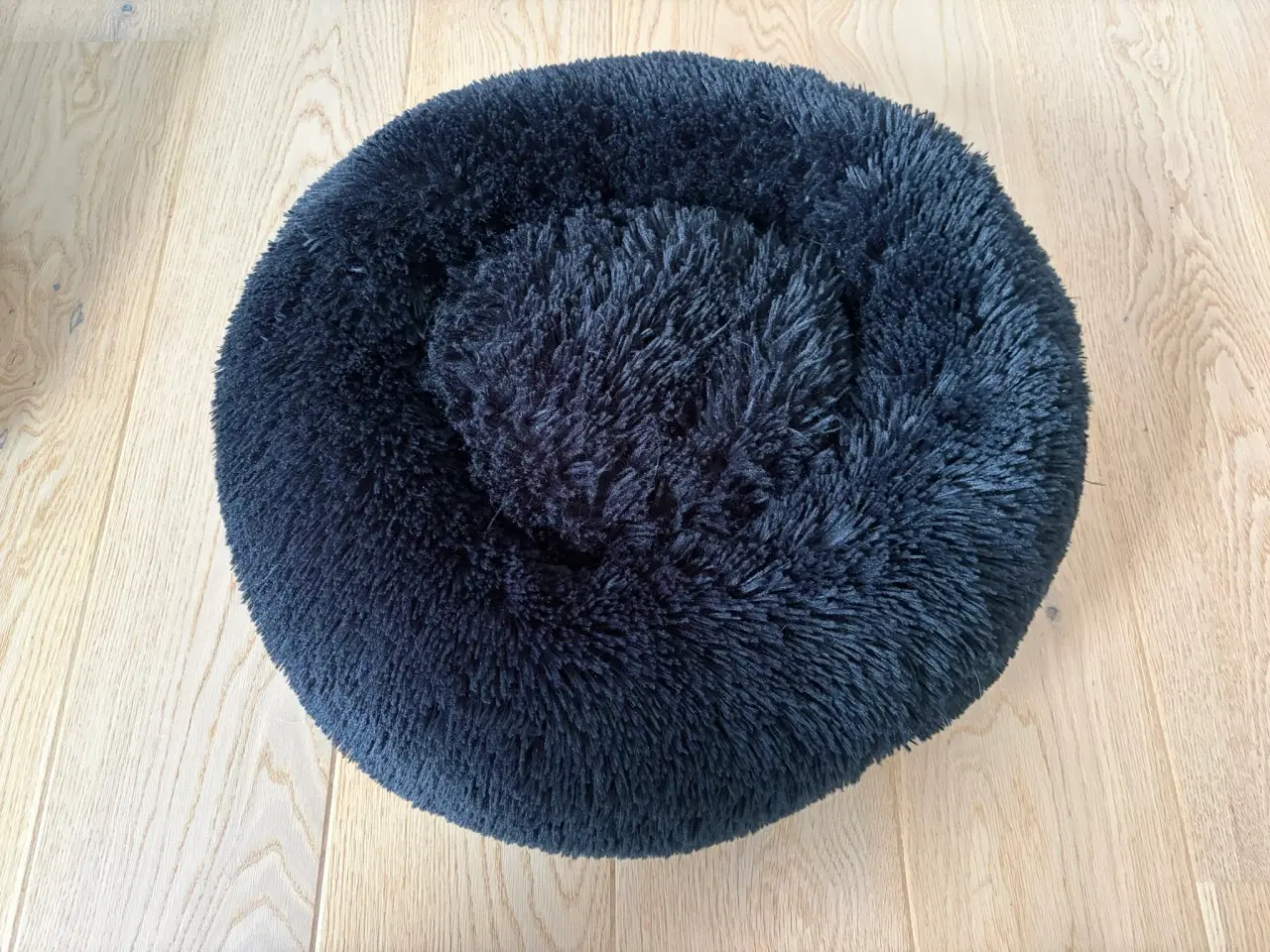 Billede 3 - Recsbad grå hundeseng, og Sort Soft Cloud seng