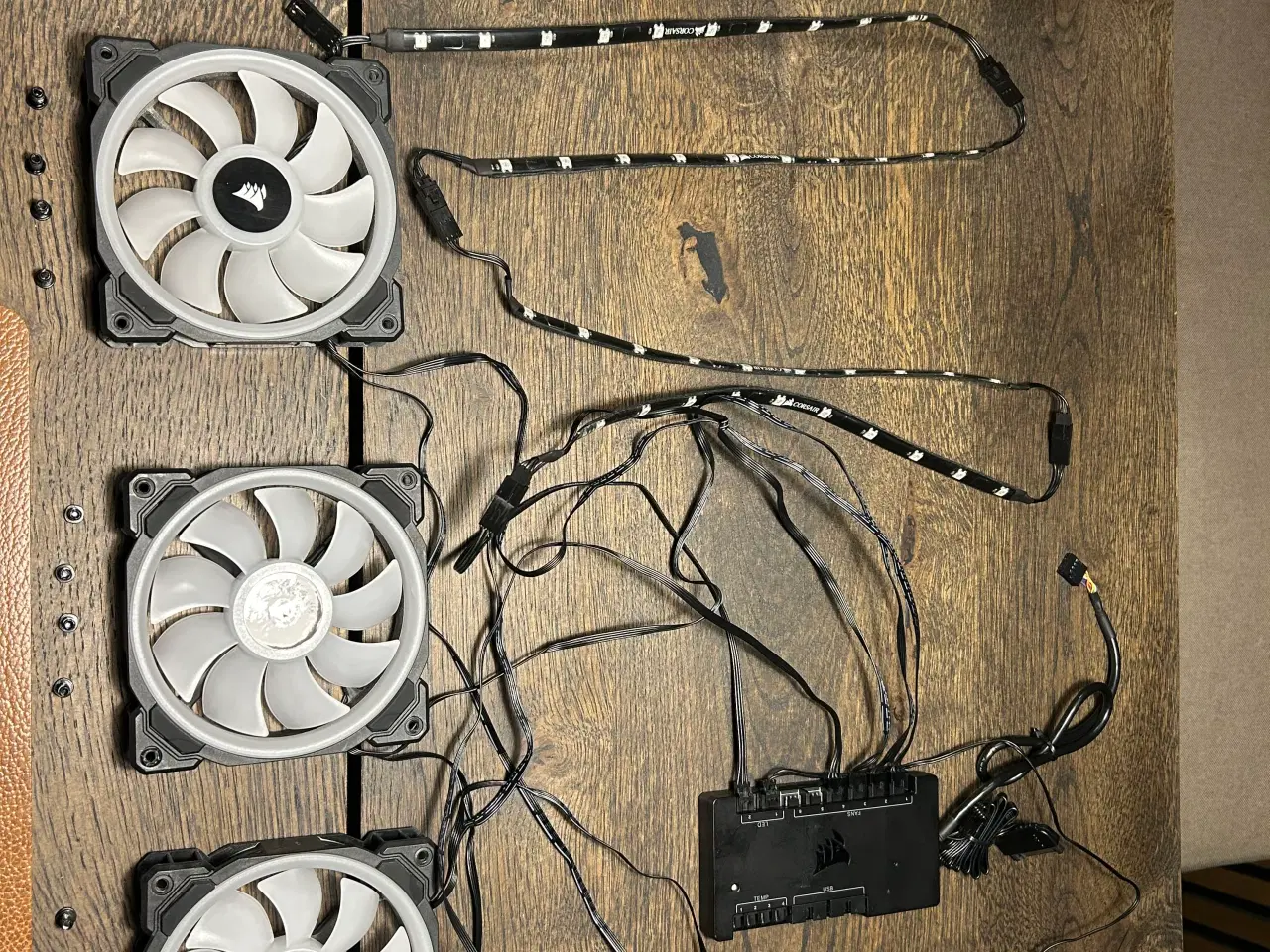 Billede 3 - 4x Corsair LL120, 4x Corsair RGB Strips, Commander