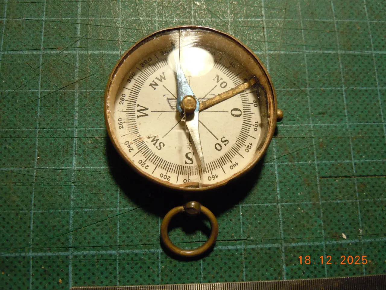 Billede 1 - Lommekompas med ørn med swastika.