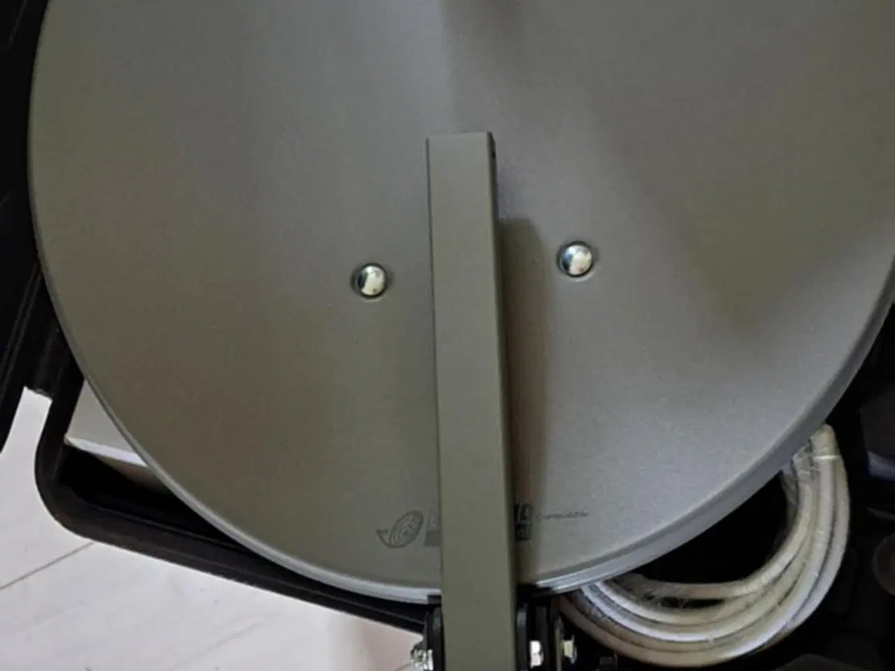 Billede 3 - Kasse med alt til parabol