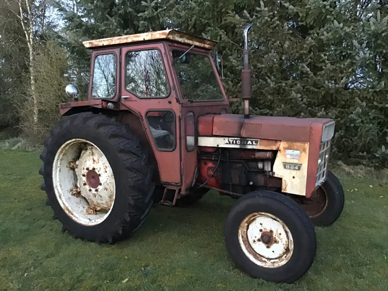 Billede 7 - IH 824 traktor.