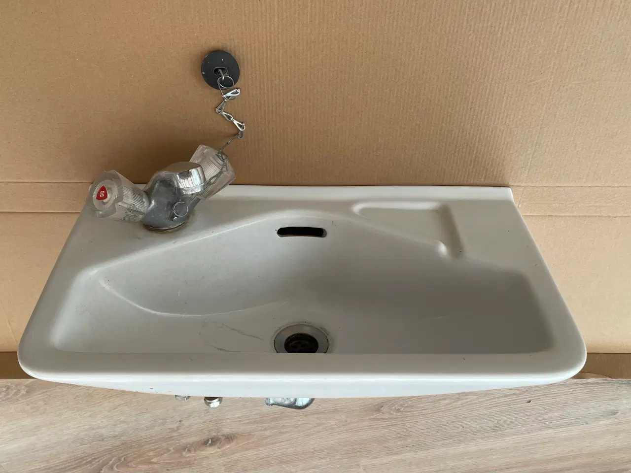 Billede 2 - Mini håndvask med armatur