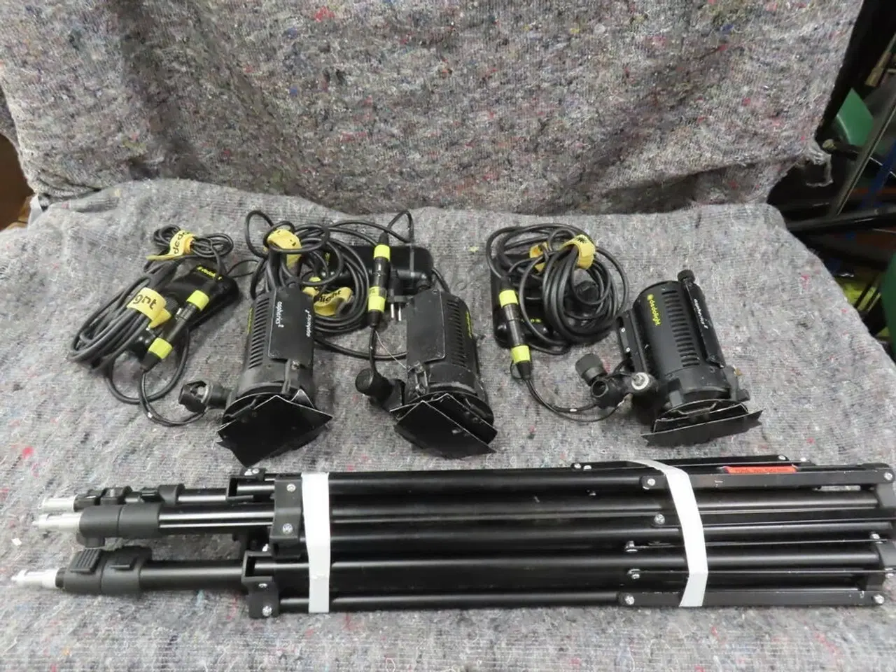 Billede 1 - 3 stk Dedo light 100 W/12 Volt DLH4  og trafo 230 v til 12 volt (MOMSFRI)