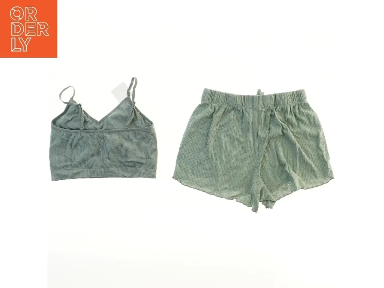 Billede 2 - Sæt med top og shorts fra Primark (str. 146)