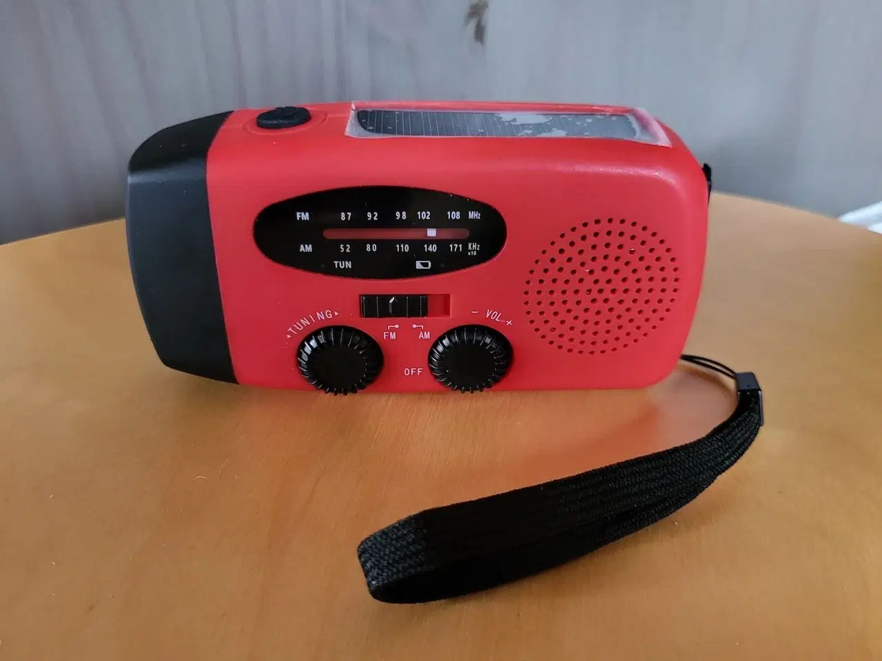 Billede 3 - 3-i-1 Nødradio med solceller, powerbank, håndsving