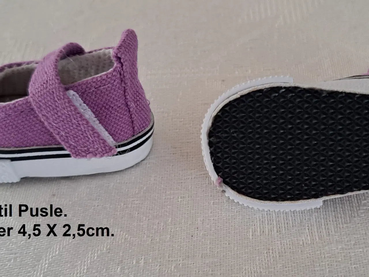 Billede 4 - Sko til Pusle dukken.