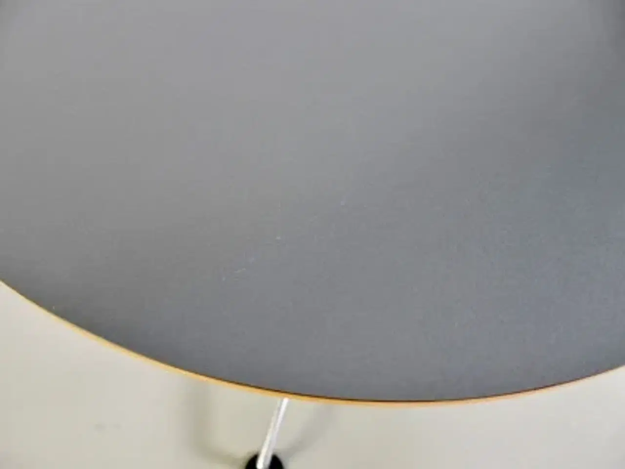 Billede 5 - Cafébord med grå laminat, 80x72 cm.