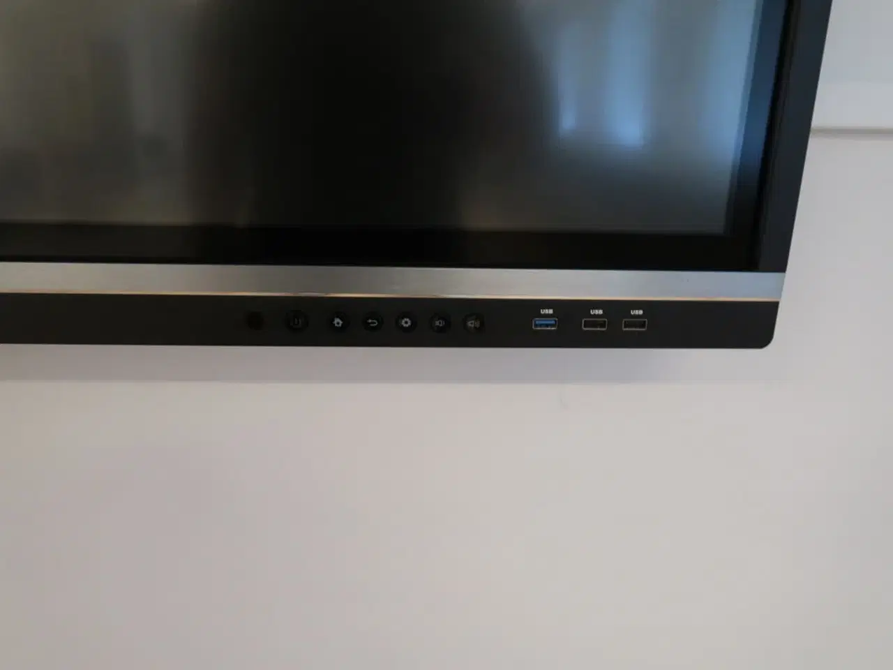 Billede 3 - Fjernsyn VIEWSONIC med fjernbetjening samt kamera LOGITECH