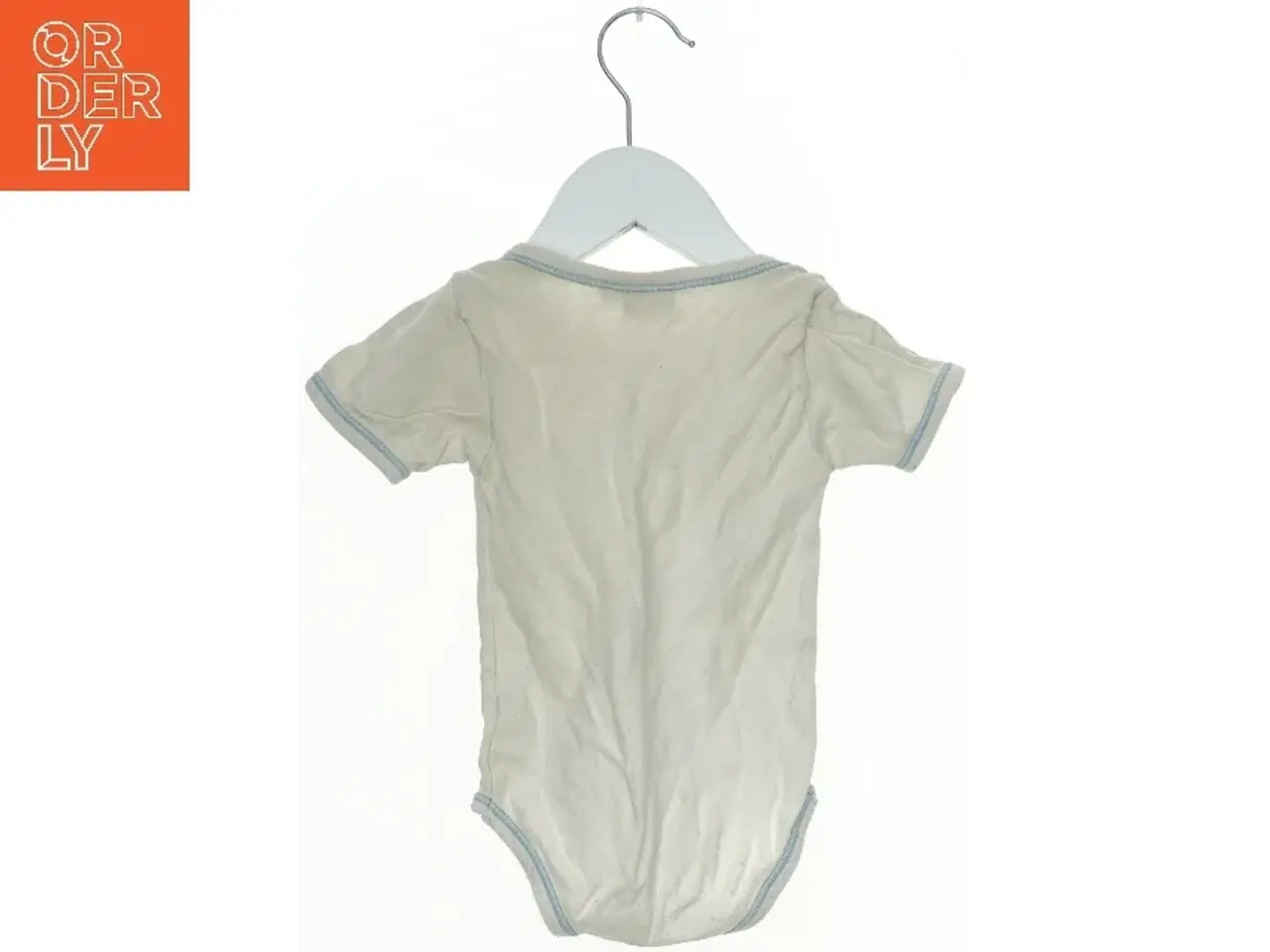 Billede 2 - Baby bodystocking med tekst fra Mads & Mette (str. 68)