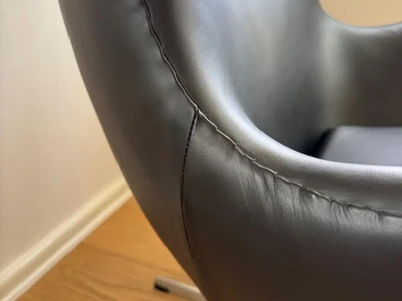 Billede 8 - Lounge drejestol med fodskammel