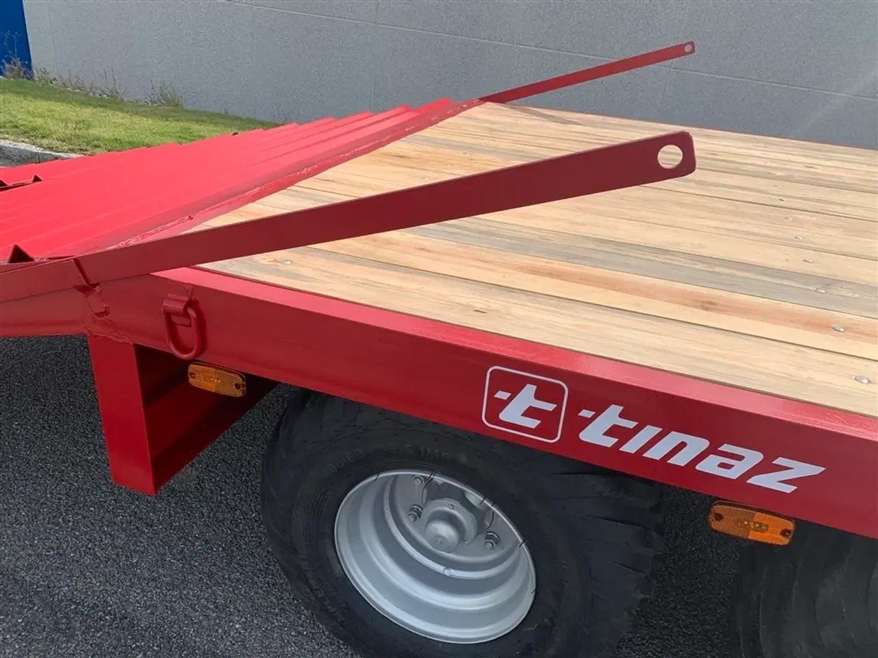 Billede 17 - Tinaz 12 tons maskintrailer med hydrauliske bredde ramper