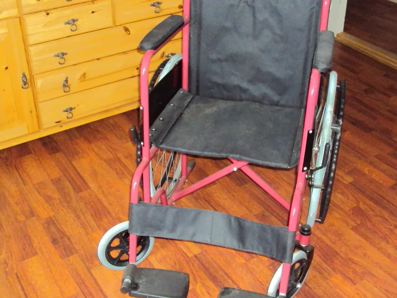 Billede 4 - kørestol
