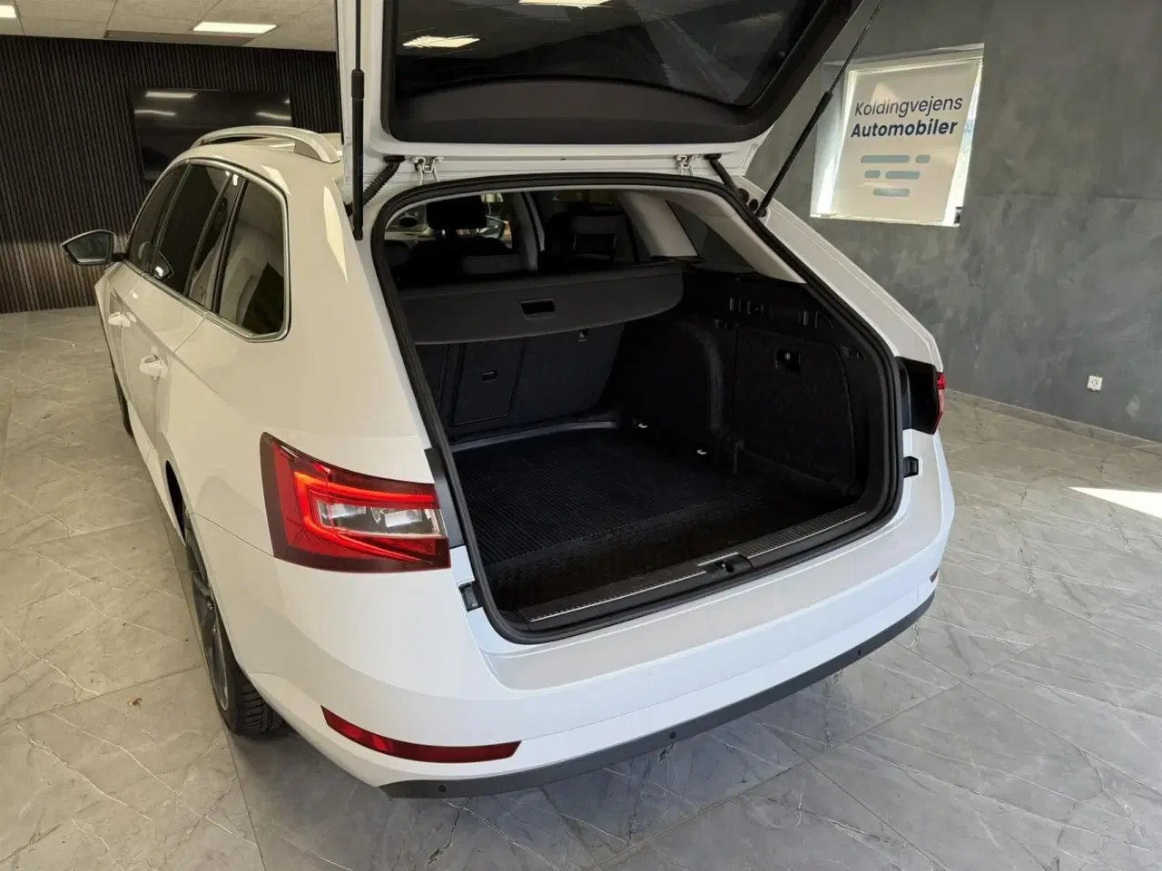 Billede 6 - Skoda Superb Combi 2,0 TDI Style DSG 190HK Stc 6g Aut.