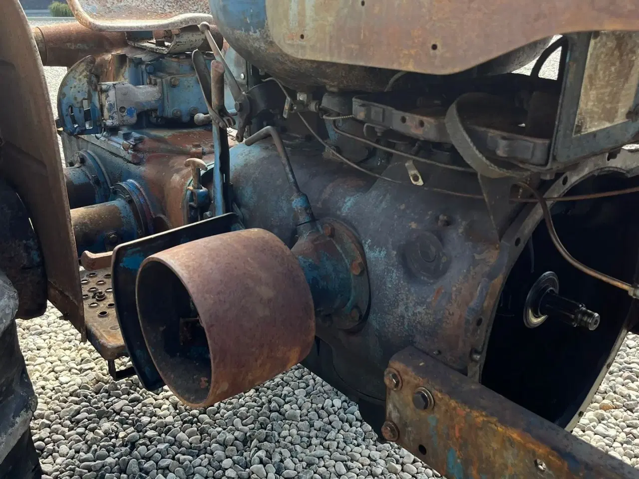 Billede 16 - Fordson Major Motoren mangler, men mange god dele.