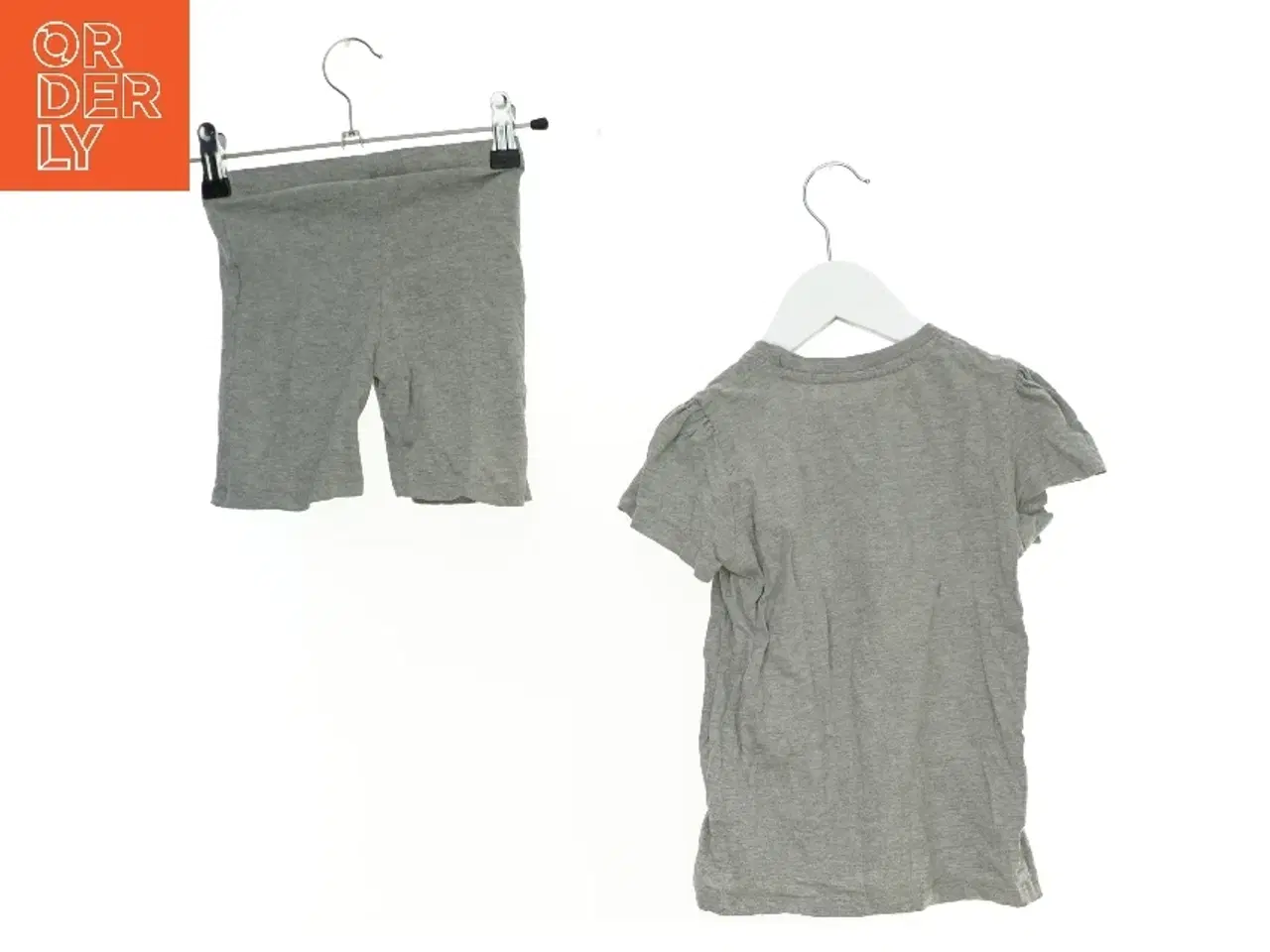 Billede 2 - Sæt fra Disney (str. 116 cm)