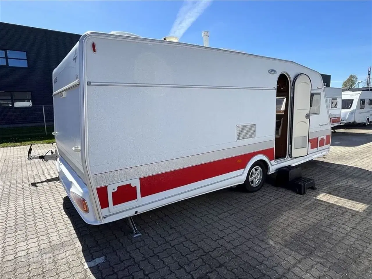 Billede 2 - 2011 - Kabe Royal 560 XL KS   mover, rundsiddegruppe, ALDE centralvarme, skind i siddegruppe, vandbåren gulvvarme, køleskab, stabilisator, fransk dobbeltseng