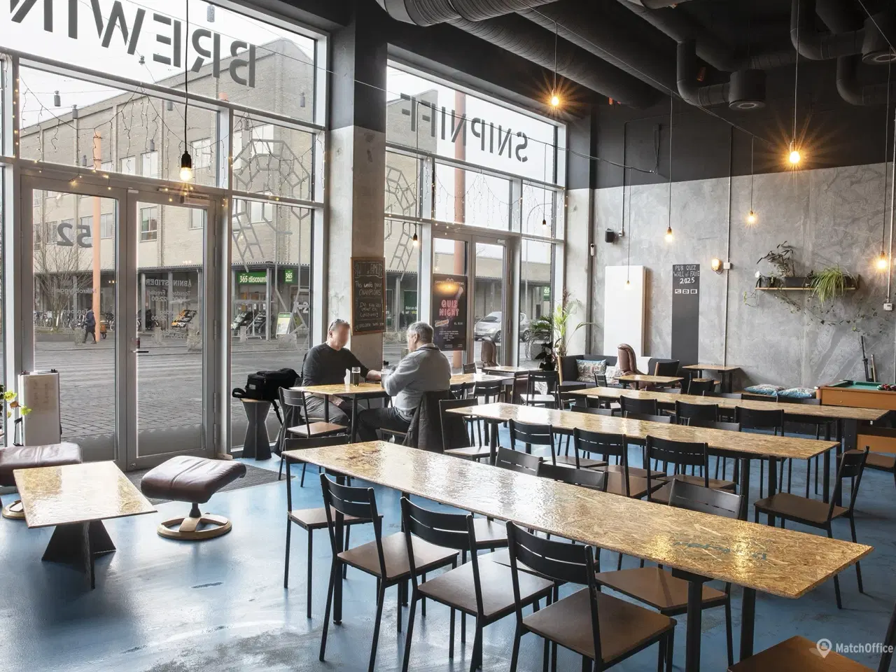Billede 7 - Centralt beliggende butikslejemål  ved Trekroner Station