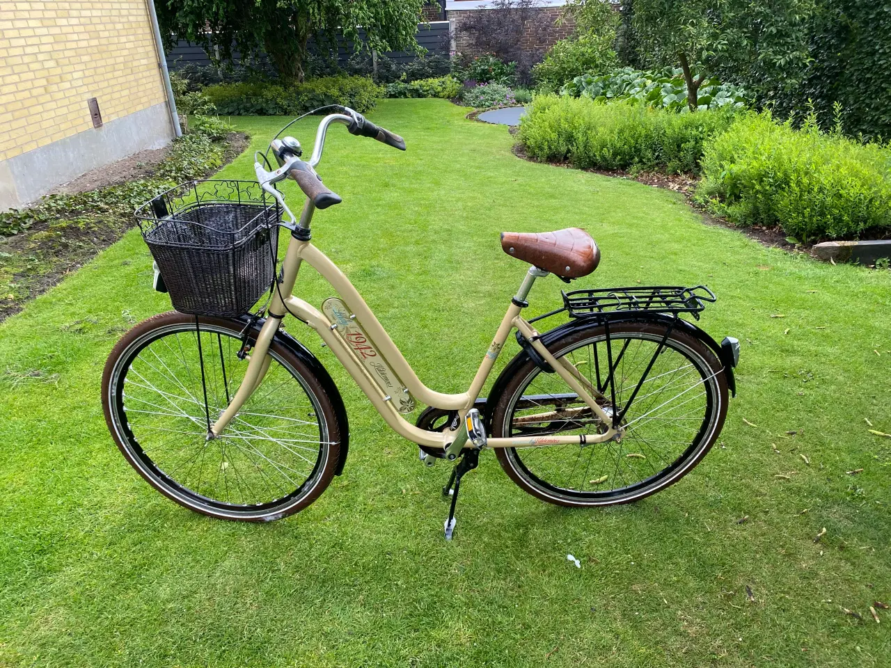 Billede 1 - Fin dame cykel i reto udseende 