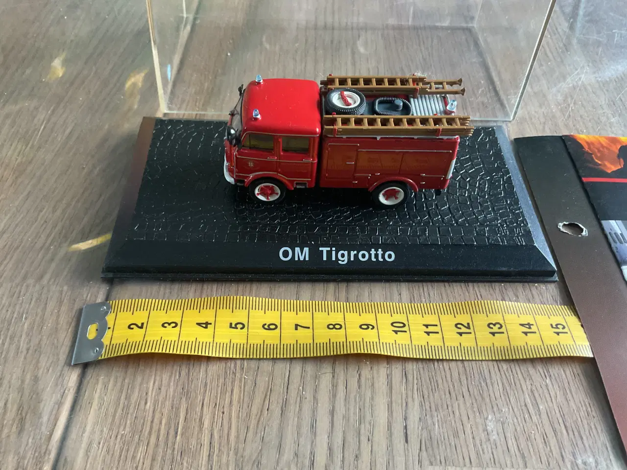 Billede 2 - SOLGT.              Model brandbil OM Tigrotto