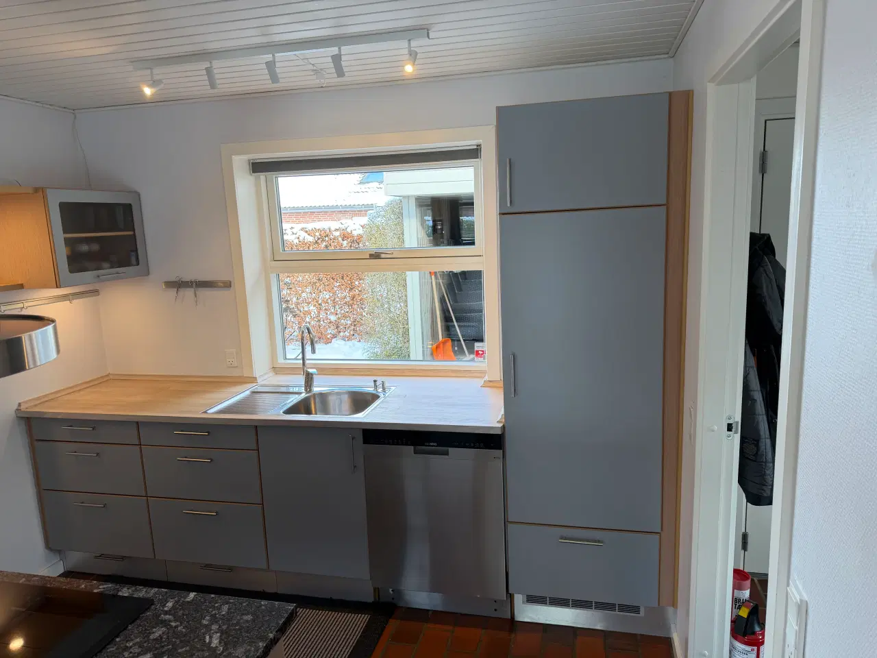 Billede 3 - Invita køkken i gråt laminat