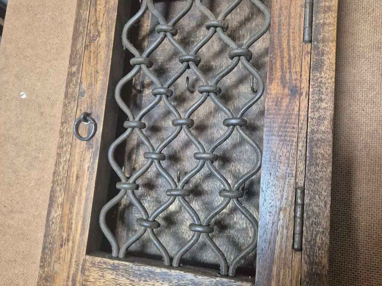 Billede 1 - Rustikt nøgleskab