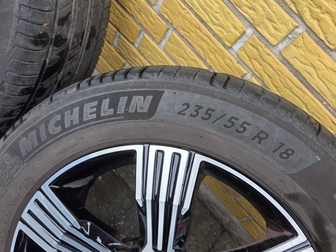 Billede 2 - Volvo XC40 Sommerhjul, gode Michelin Primacy4 dæk