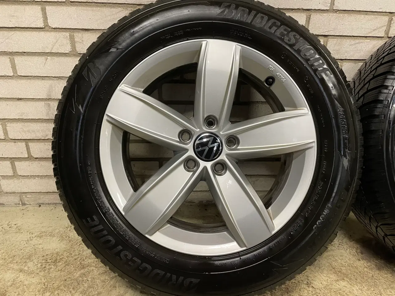 Billede 3 - 17 VW Tiguan 215/65r17 Ref.213 vinter