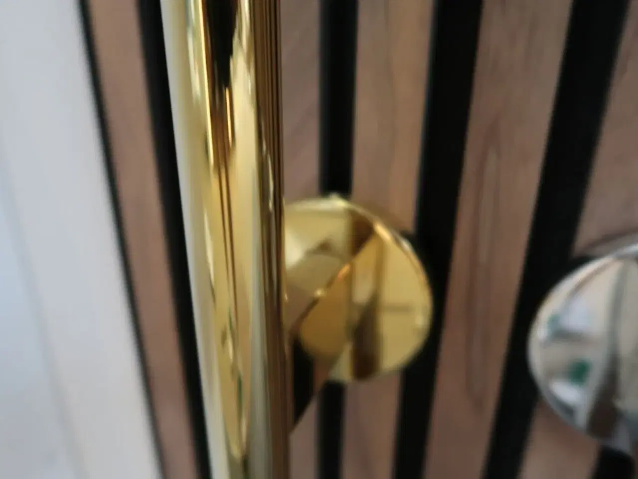 Billede 3 - Håndklædetørrer CASSØE Rimini blank messing