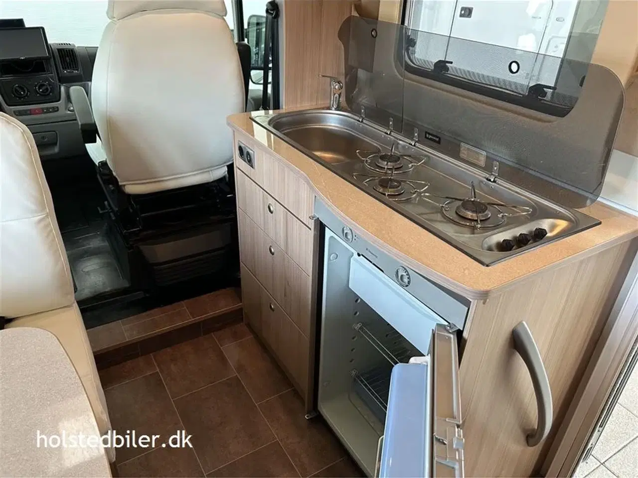 Billede 10 - 2011 - Bürstner Ixeo Time IT 650   6 selepladser og NYT læderindtræk.