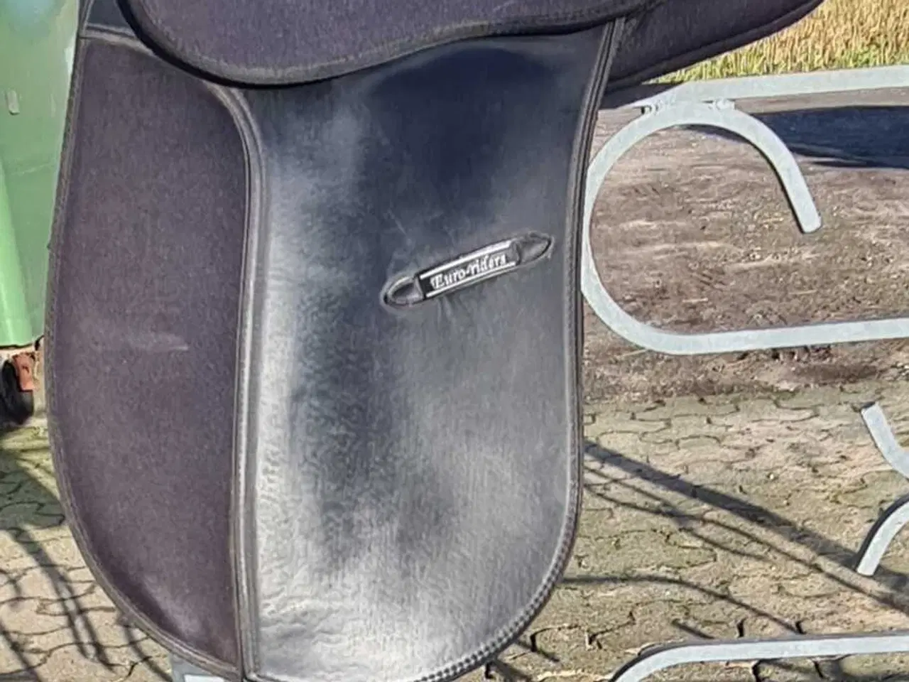 Billede 3 - Dressur sadel m underlag